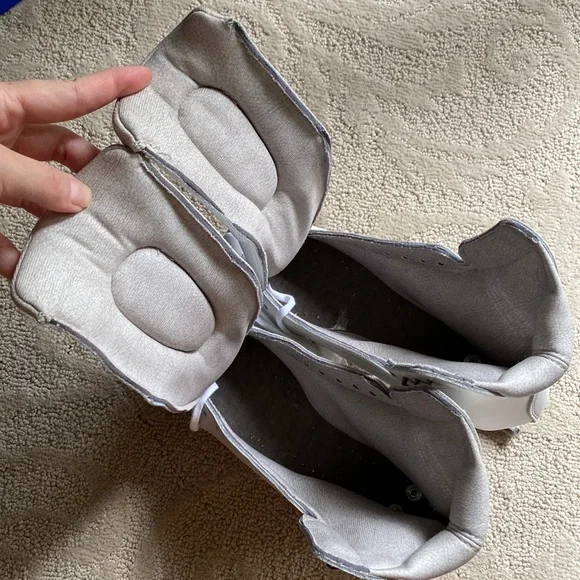 NEW IN BOX Riedell | Flair 910 Ice Skates Size 4 with Eclipse Astra 9 1/4” Blade - Picture 6 of 17